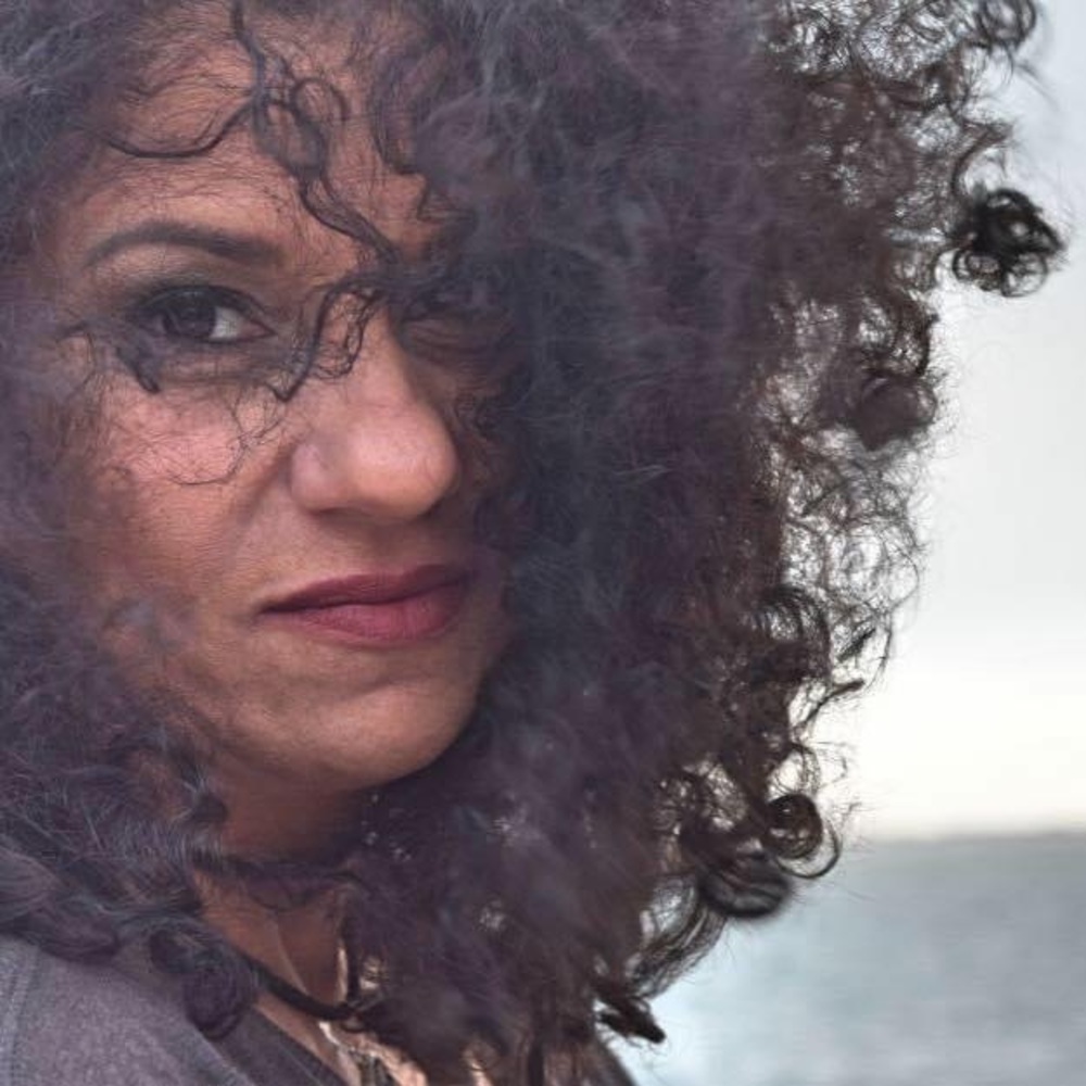 Meet your Posher, irisincorporated